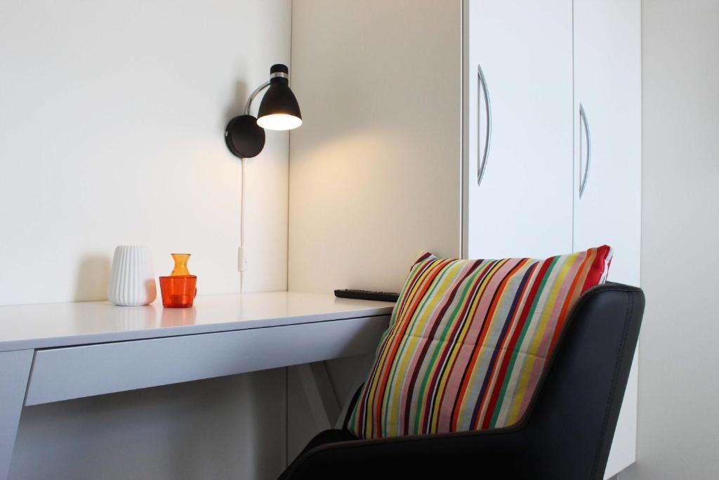 Bed & Breakfast 272 *